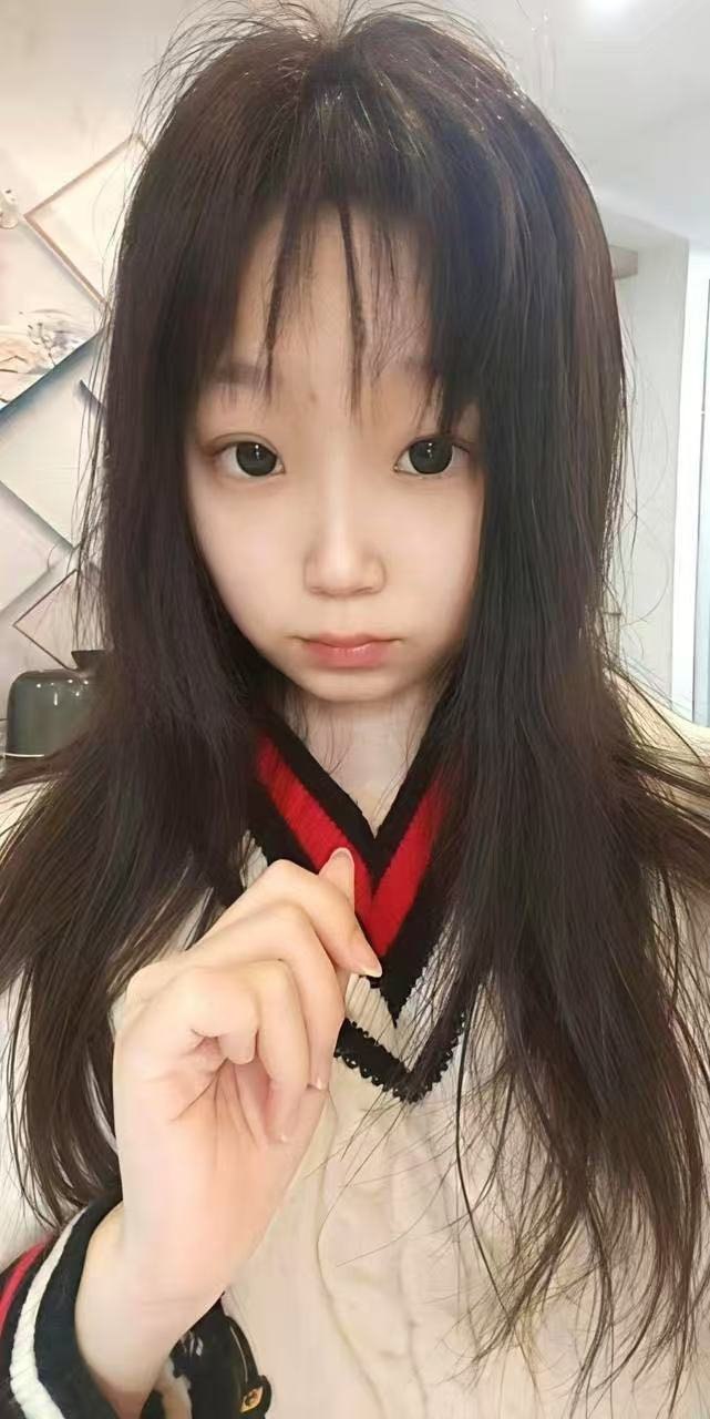 安初雅资料照片3